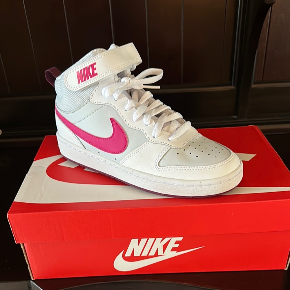 Nike Girls Court Borough Mid 2 Sneakers
